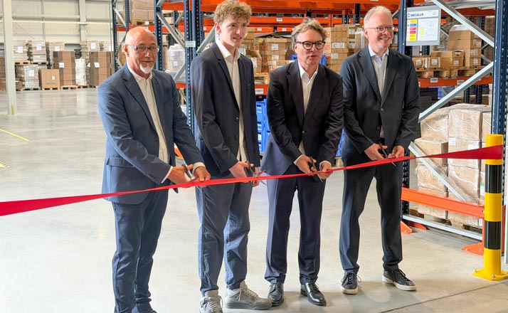Symbolischer Start: Die Gesellschafter und der Beiratsvorsitzende der Franz Morat Group eröffnen den Erweiterungsbau von Framo Morat Polska durch Durchtrennen des roten Bandes. (Bildquelle: Franz Morat Group)